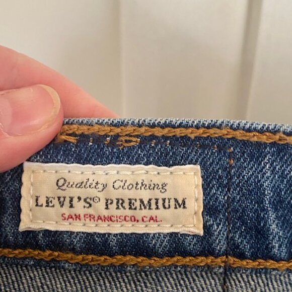 Levi's Women's Premium Wedgie Icon Fit Jeans Size 32 - Picture 6 of 7